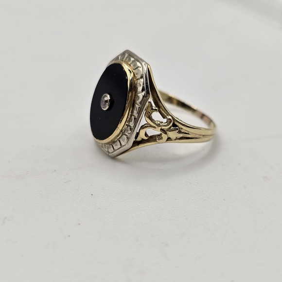 1940s Mid Century Black Onyx and Diamond 2 Tone White & Yellow Gold Ring Size 6 - Picture 8 of 10